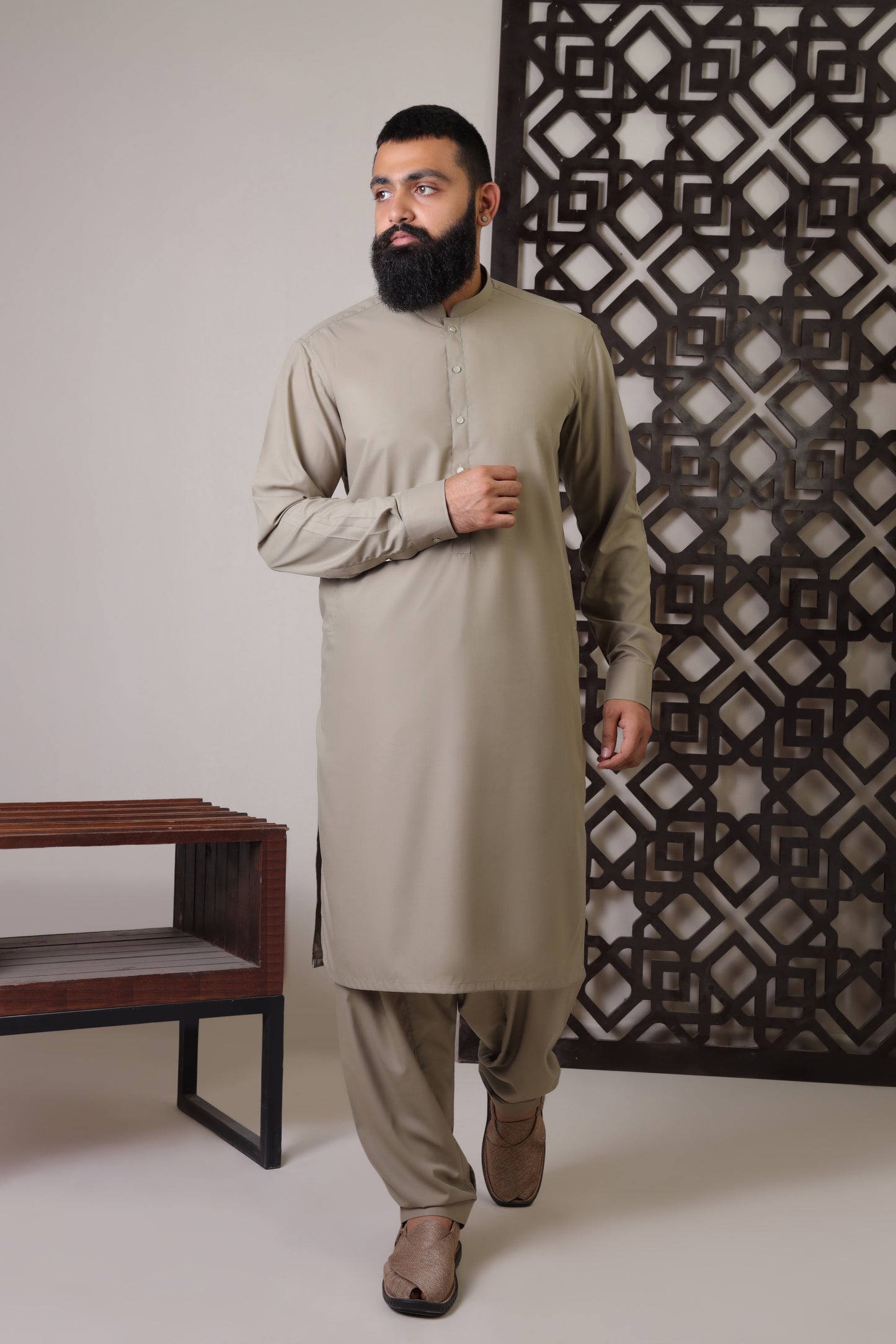 ANBAR E KHAAK ( DUST KHAKI )