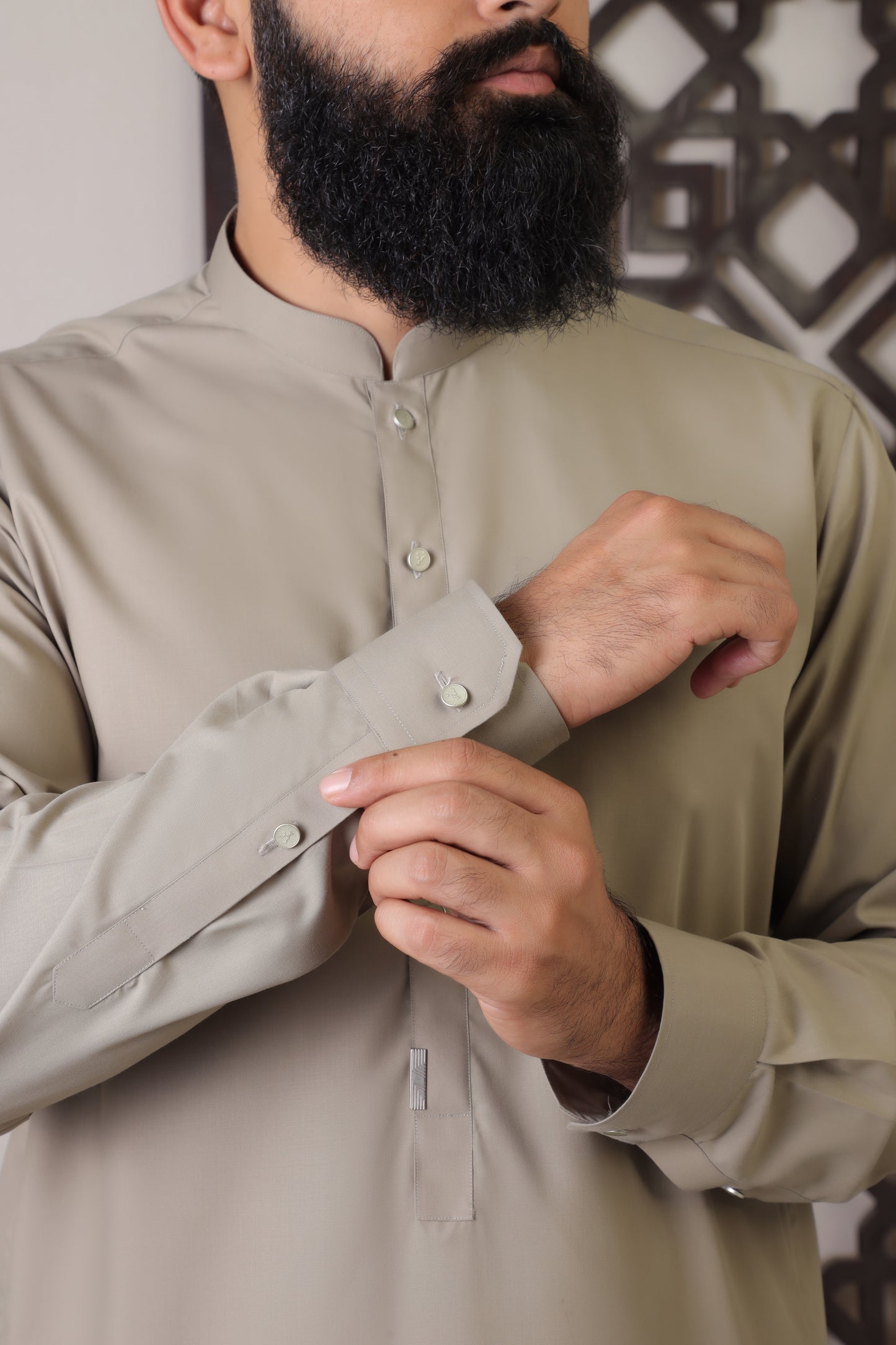 ANBAR E KHAAK ( DUST KHAKI )